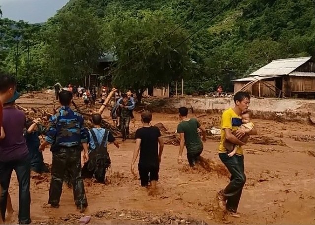 Thanh Hóa: Hàng trăm ngôi nhà bị cuốn trôi, người dân chạy lũ đến bơ phờ ảnh 3