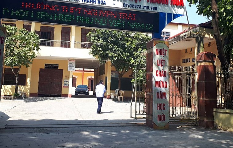 Thu hồi ngay quyết định đuổi 7 học sinh xúc phạm giáo viên ảnh 1