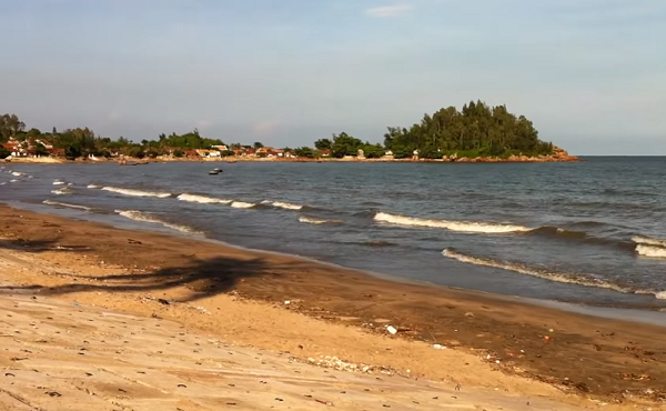 Phát hiện thi thể cô gái trẻ trên bờ biển ảnh 1