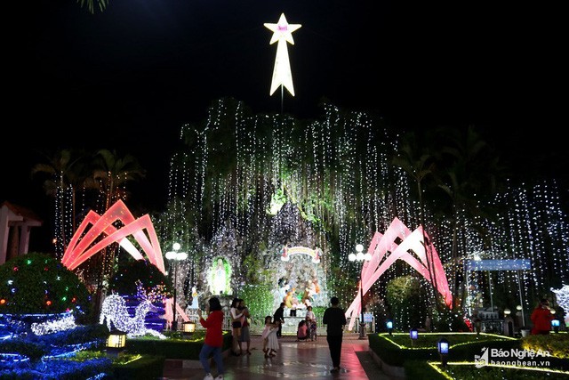 Rộn ràng không khí Giáng sinh trên khắp mọi miền đất nước ảnh 2