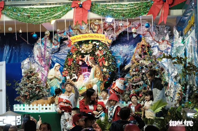 Rộn ràng không khí Giáng sinh trên khắp mọi miền đất nước ảnh 5