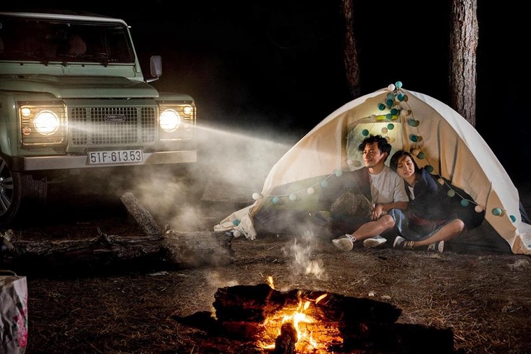 Vợ 9X của Tiến Đạt đăng ảnh lãng mạn, trêu chồng là 'người đàn ông vác bụng bự' ảnh 1