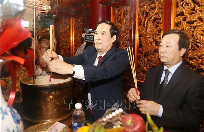 Dâng hương tưởng niệm các Vua Hùng đêm giao thừa Tết Kỷ Hợi 2019 ảnh 2