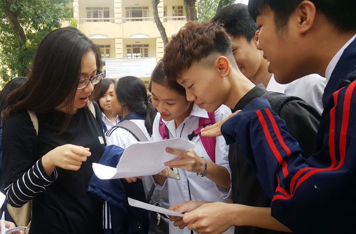 Hơn 65.000 học sinh Hà Nội tập dượt trước kỳ thi THPT quốc gia ảnh 1