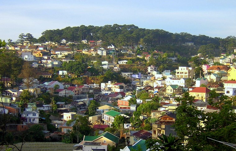 Đà Lạt có nhiệt độ cao nhất không quá bao nhiêu độ C?