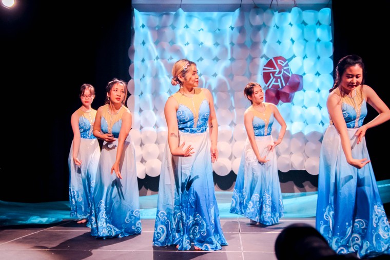 LIGHT UP - Dự án nghệ thuật nhân văn quảng bá văn hoá Việt Nam tại 3 thành phố ở Pháp ảnh 4