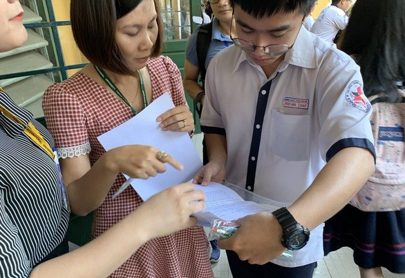 TP.HCM: Chấm gần 39.000 bài thi Ngữ văn, có 3 điểm 9 ảnh 1