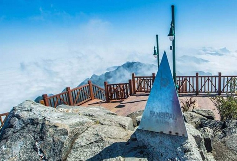 Ngọn núi Fansipan được hình thành các đây bao nhiêu năm?