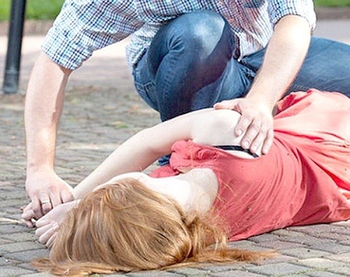 Người bị huyết áp cao đến viện ngay khi có dấu hiệu này ảnh 1