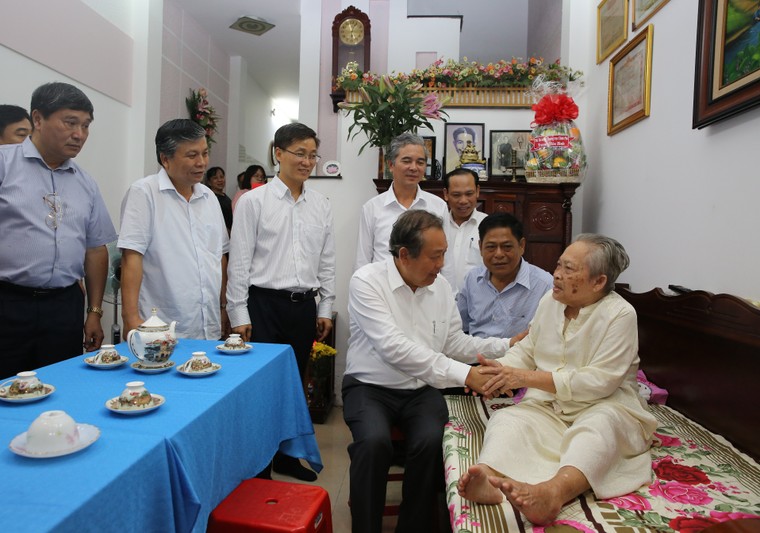 Phó Thủ tướng Thường trực làm việc với Thành ủy TPHCM ảnh 2