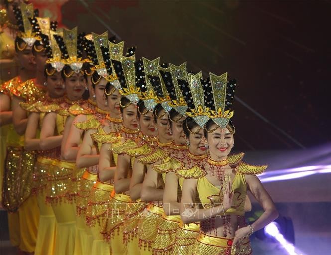 Thể hiện tinh thần hòa quyện giữa Phật giáo Việt Nam và non sông đất nước ảnh 1