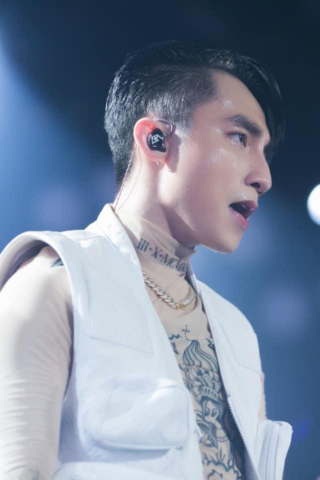 Đạo diễn Việt Tú: ‘Sơn Tùng đã tạo nên lịch sử cho nhạc underground với Sky Tour’ ảnh 1