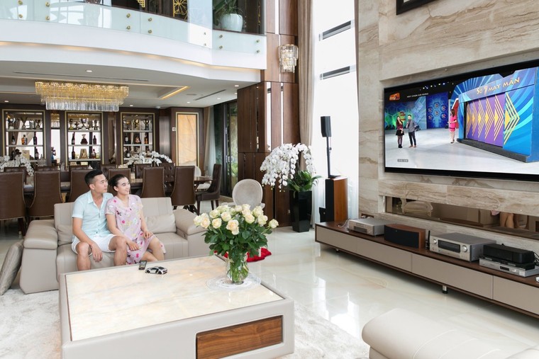 Giữ chân cánh mày râu, chuyện nhỏ là có thật ảnh 1