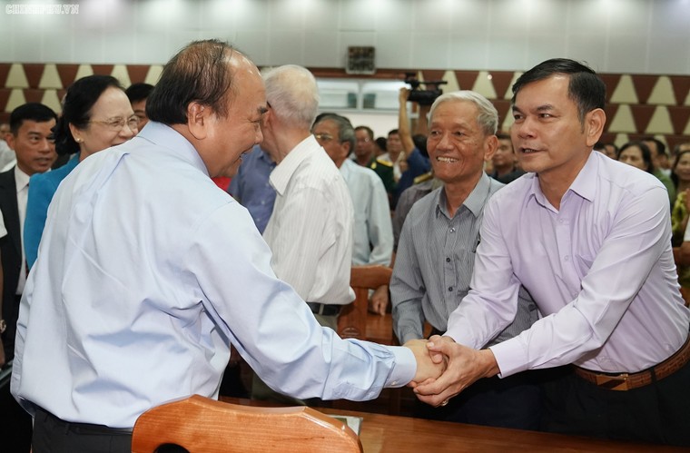 Thực hiện chương trình tiếp xúc cử tri trước kỳ họp thứ 8 ảnh 2