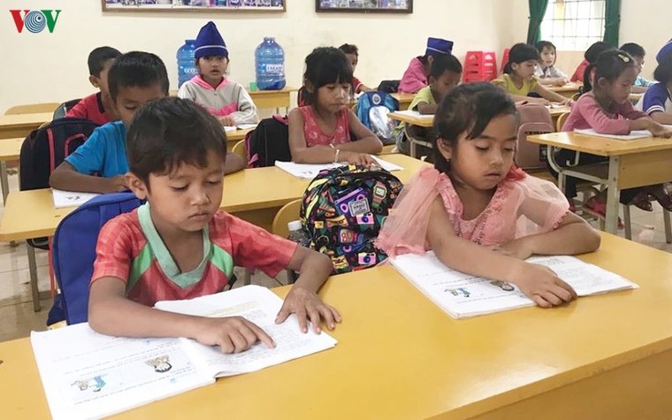 Phụ huynh bức xúc tố Hiệu trưởng tự ý chia học bổng của học sinh nghèo ảnh 2