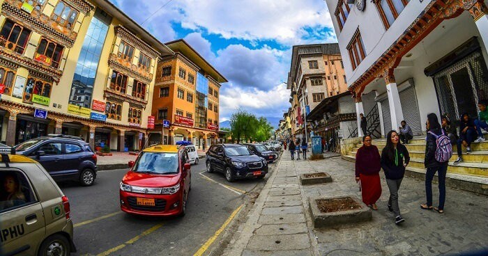 Thủ đô Thimphu có diện tích khoảng bao nhiêu km2?