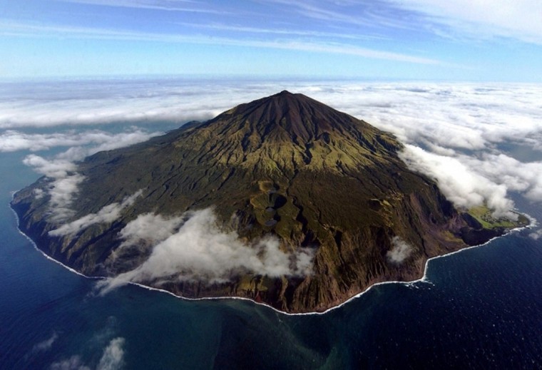 Tristan Da Cunha là lãnh thổ của nước nào?