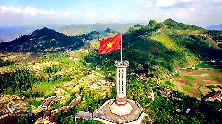 Địa danh này nằm ở điểm cực nào của nước ta?