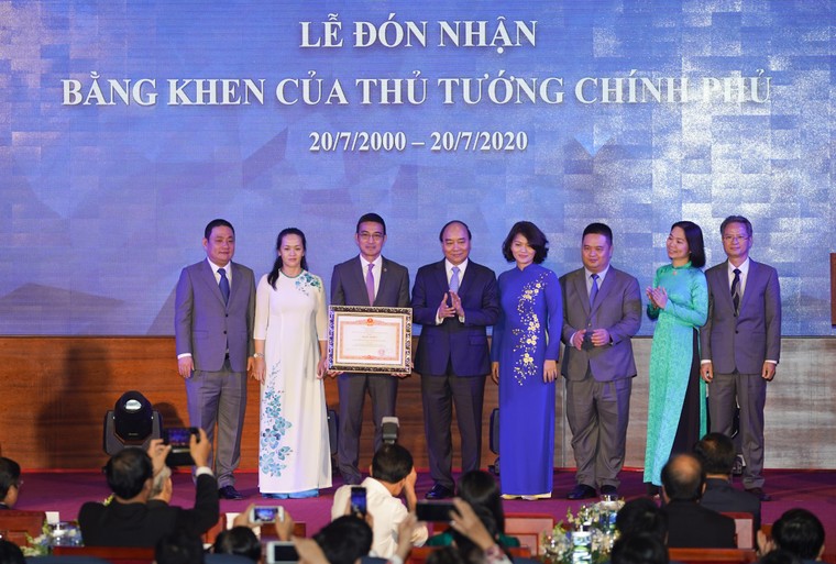 Thủ tướng: Đưa thị trường chứng khoán Việt Nam sớm lên thành thị trường mới nổi ảnh 2