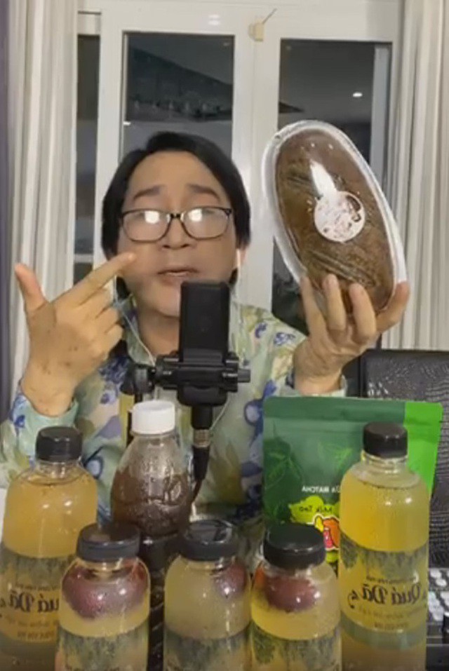 Ánh đèn sân khấu đóng lại, hàng quán online mở ra ảnh 3