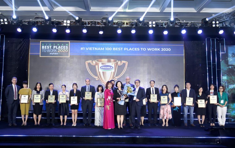 Phó Chủ tịch nước đến thăm Nhà máy sữa 4.0 của Vinamilk trước thềm tết Tân Sửu ảnh 6