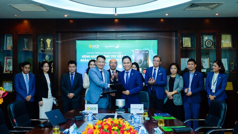 Bamboo Airways và OCB ký kết triển khai thẻ đồng thương hiệu OCB – BAV ảnh 2
