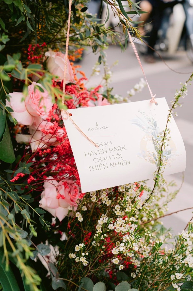 Hơn 100 Cột đèn 'nở hoa' giữa trung tâm Hà Nội ảnh 9