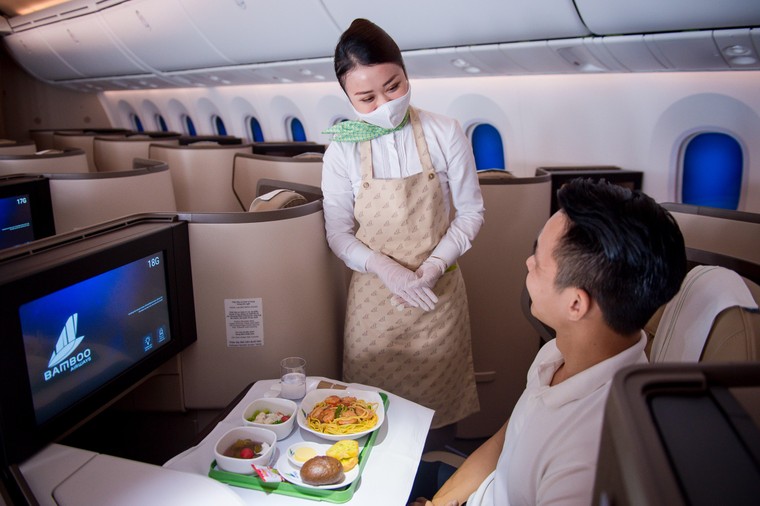 Bamboo Airways ưu đãi nâng hạng thương gia, tặng voucher miễn phí cho khách bay ảnh 1