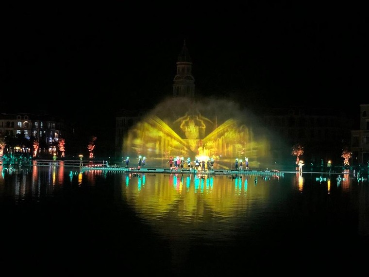 Bật mí 4 Nhất trong siêu show triệu đô tại Phú Quốc United Center khiến thế giới phải ‘ngả mũ’ ảnh 6