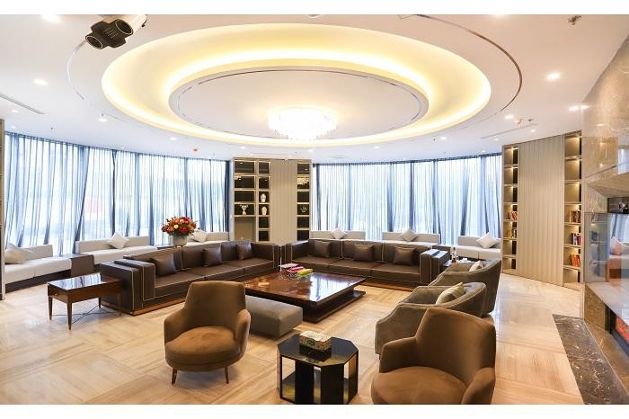 Cen Land và vị thế của ông vua bán hàng ảnh 1