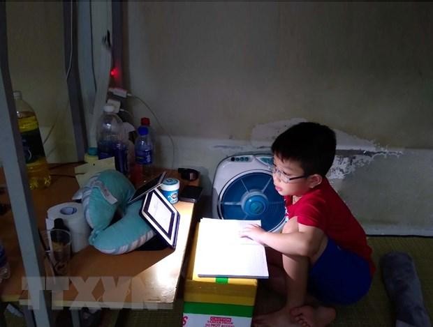 Bậc tiểu học sẵn sàng các kịch bản để ứng phó với dịch COVID-19 trong năm học mới ảnh 1