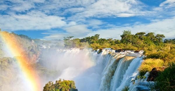 Thác nước Angel được phát hiện năm...?