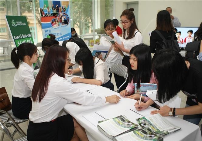 Các trường đại học lớn sẵn sàng xét tuyển thí sinh có điểm cao nhưng trượt đại học ảnh 1