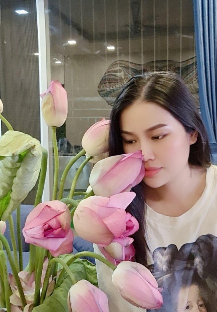 Nhà báo Ngọc Trâm ra mắt sách về những phận đàn bà chìm nổi ảnh 2