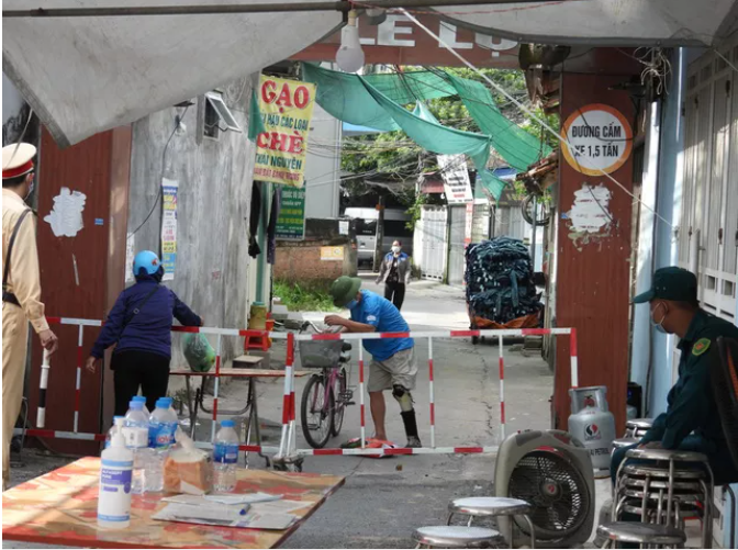 Truy vết 170 F1 liên quan 3 ca COVID-19 cộng đồng, Hà Nam cấp bách phòng chống dịch ảnh 1