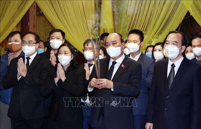 Chủ tịch nước Nguyễn Xuân Phúc viếng Đại lão Hòa thượng Thích Phổ Tuệ ảnh 2