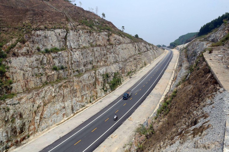 Thông toàn tuyến cao tốc Bắc Nam tạo cú hích cho nền kinh tế ảnh 1