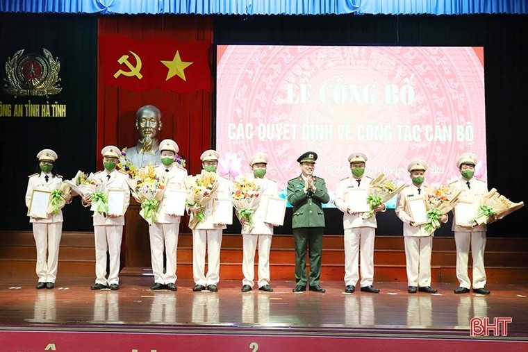 Công an Hà Tĩnh điều động, bổ nhiệm, biệt phái 11 trưởng, phó phòng ảnh 1