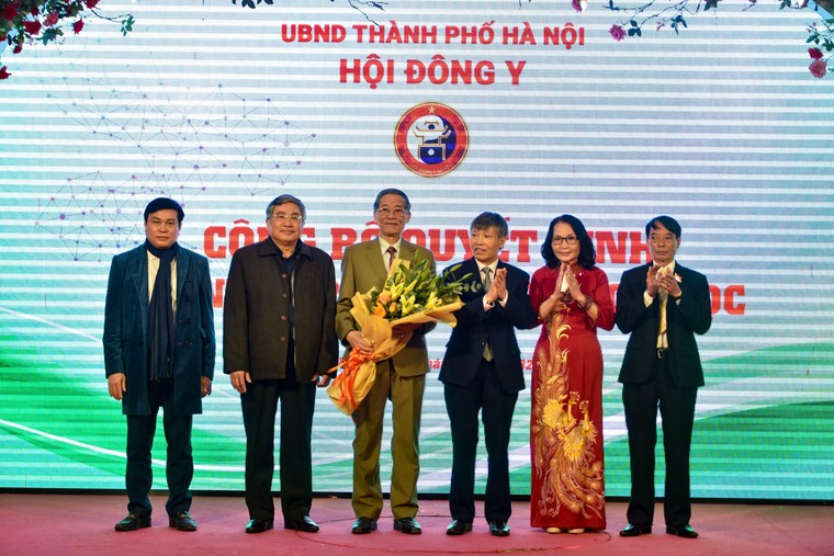 Hội Đông y TP Hà Nội kỷ niệm Ngày thầy thuốc Việt Nam và phát động phong trào thi đua năm 2022 ảnh 4