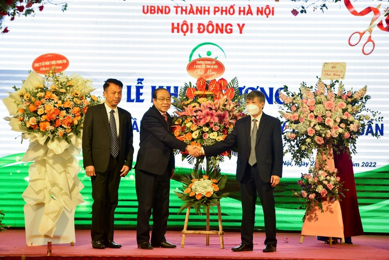 Hội Đông y TP Hà Nội kỷ niệm Ngày thầy thuốc Việt Nam và phát động phong trào thi đua năm 2022 ảnh 5
