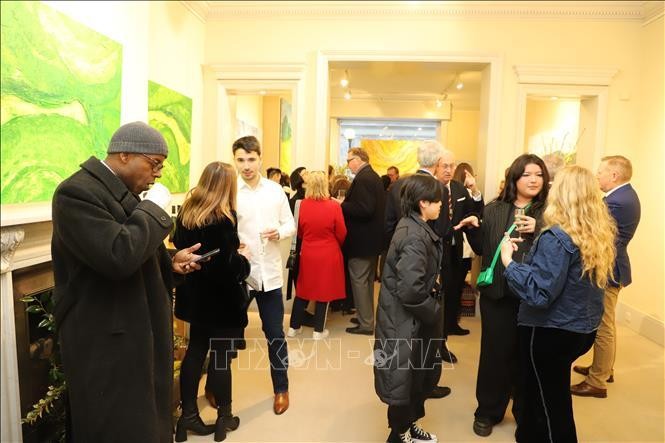 Tranh Việt Nam lần đầu đến London, Anh ảnh 4