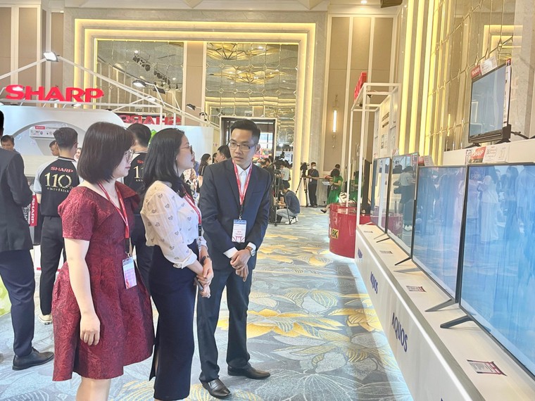 Tập đoàn điện tử Sharp - Hướng tới chuẩn sống thịnh vượng cho mọi gia đình ảnh 2