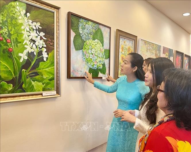 Triển lãm 'Nhịp cầu xanh' trưng bày nhiều tác phẩm mỹ thuật đặc sắc ảnh 2