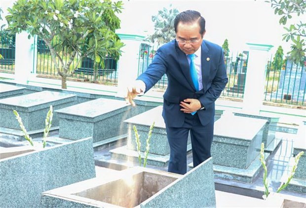 Đưa nhiều hài cốt liệt sỹ hy sinh ở chiến trường Campuchia về Đất Mẹ ảnh 1