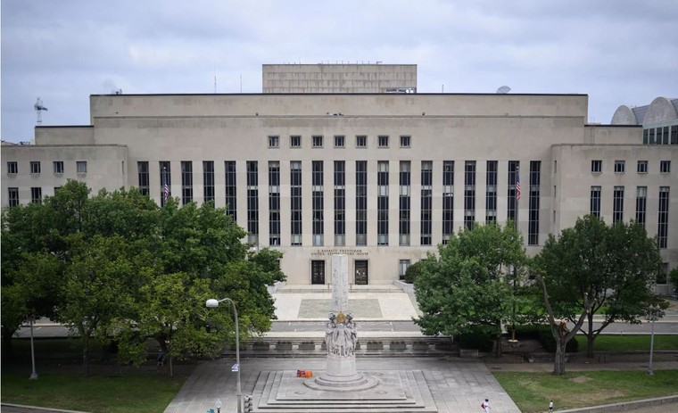 Ngày càng nhiều người kêu gọi phát sóng phiên tòa xét xử ông Trump ảnh 1