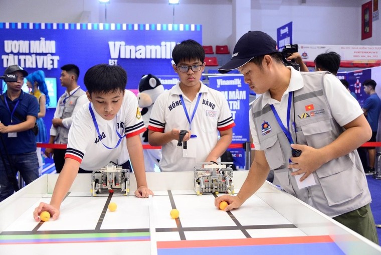 Vinamilk tiếp sức nhà vô địch nhí bứt phá tại Robotacon WRO 2023 ảnh 3