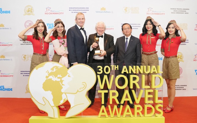 Vietjet nhận giải thưởng danh tiếng toàn cầu World Travel Awards về dịch vụ khách hàng ảnh 1