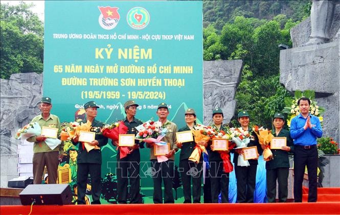 10 tỉnh tham gia các hoạt động Kỷ niệm 65 năm mở đường Trường Sơn ảnh 2