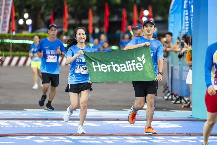 Herbalife Việt Nam đồng hành cùng giải chạy VnExpress Marathon Quy Nhơn 2024 ảnh 8