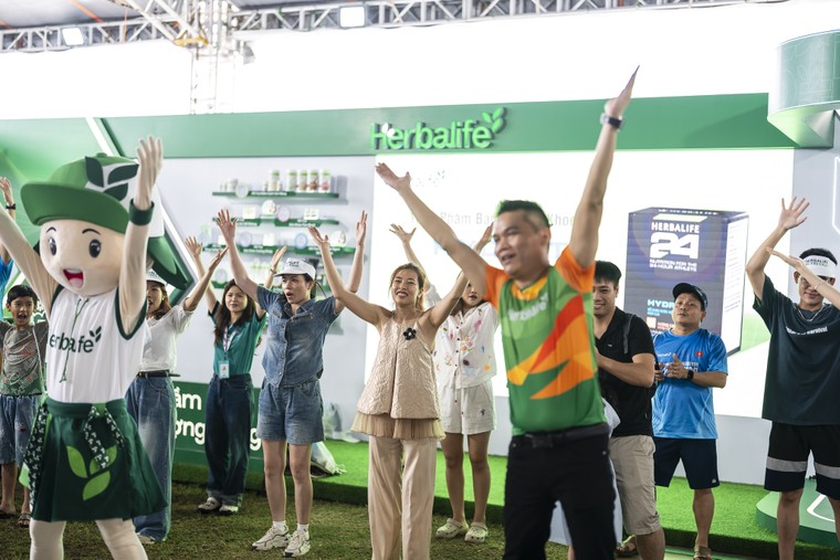 Herbalife Việt Nam đồng hành cùng giải chạy VnExpress Marathon Quy Nhơn 2024 ảnh 6
